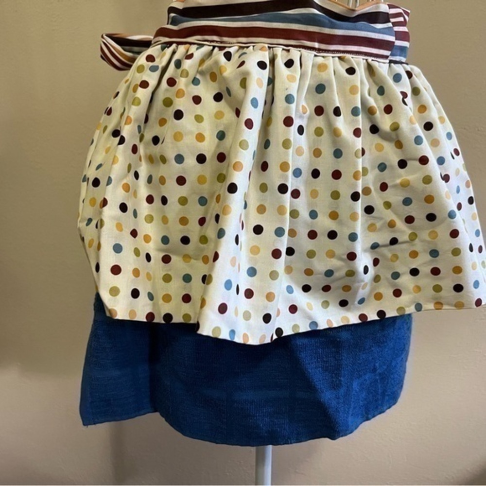 Lovely Handmade Apron, NWOT.
